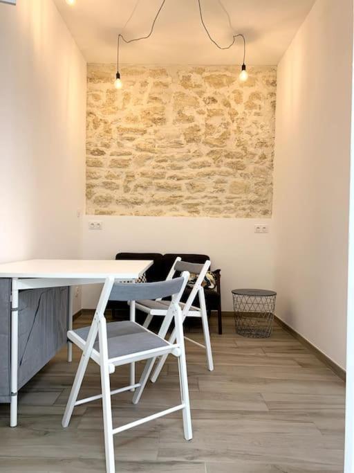 Appartement Secteur Gare Et Place De La Comedie, Wifi & Climatisation Montpellier Exteriör bild